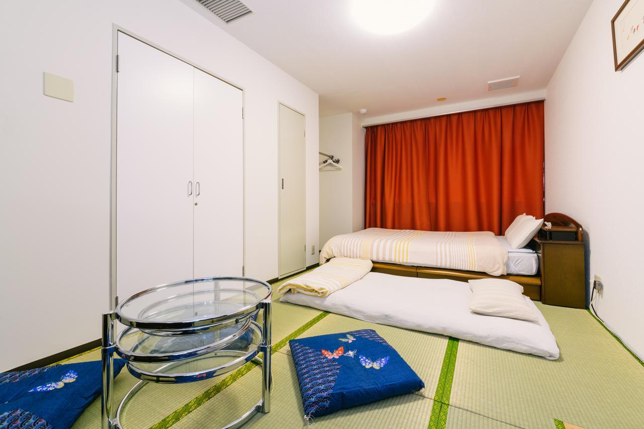 Guest House Chiharu Fukuoka  Eksteriør billede